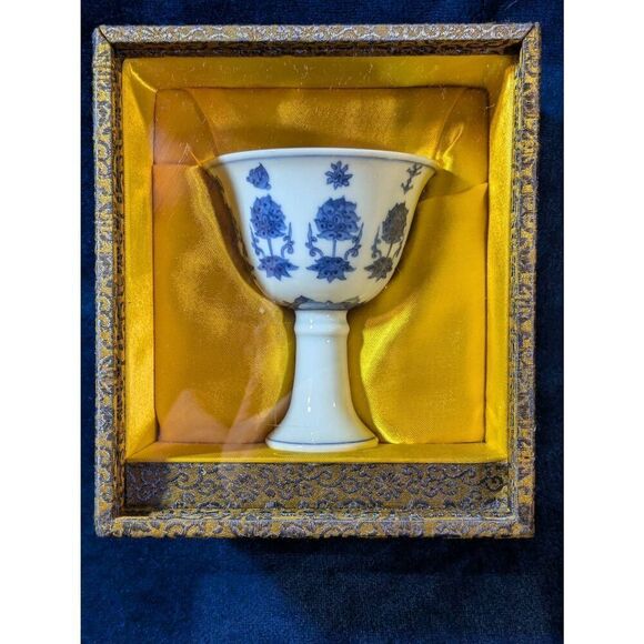 White portion stem cup. From the Qing Dynasty 1736-1795 - Picture 1 of 7